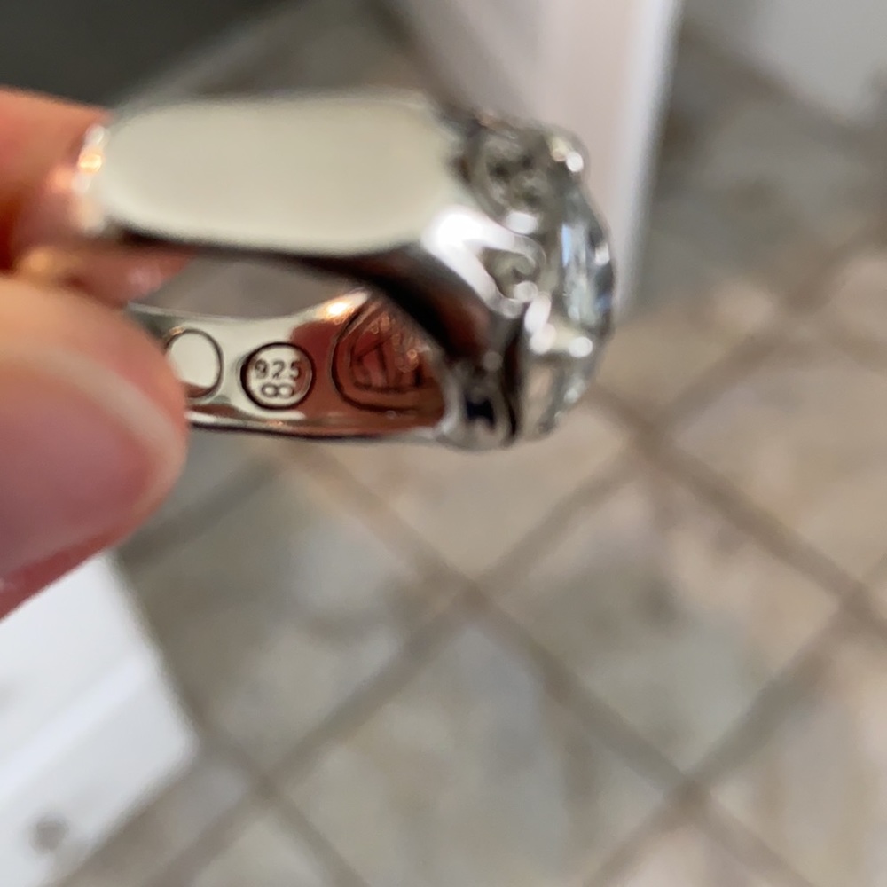 John Hardy Silver Ring with Large Clear Stone - Picture 5 of 6
